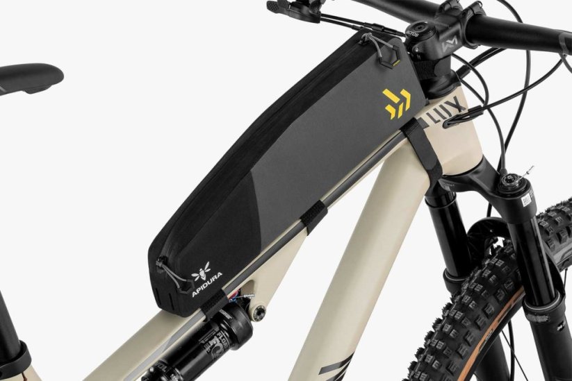 Bikepacking brašna Apidura Backcountry long top tube pack (1,8l)