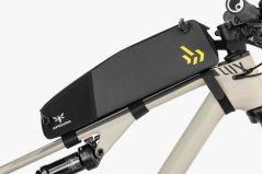Bikepacking brašna Apidura Backcountry long top tube pack (1,8l)